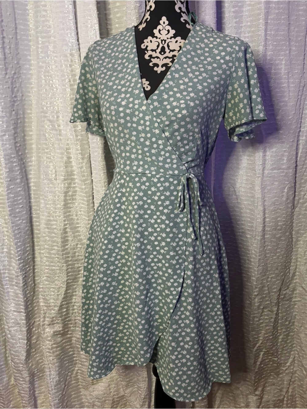 Monteau Los Angeles Sage Green Floral Wrap Dress | Flutter Sleeve | Medium